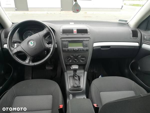 Skoda Octavia 1.6 Elegance Tiptr - 19