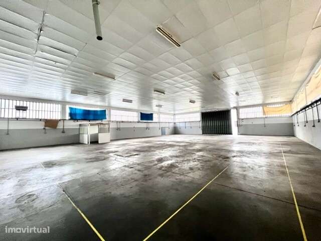 Armazém na Zona Industrial das Travessas, São João da Madeira  - Grande imagem: 3/20