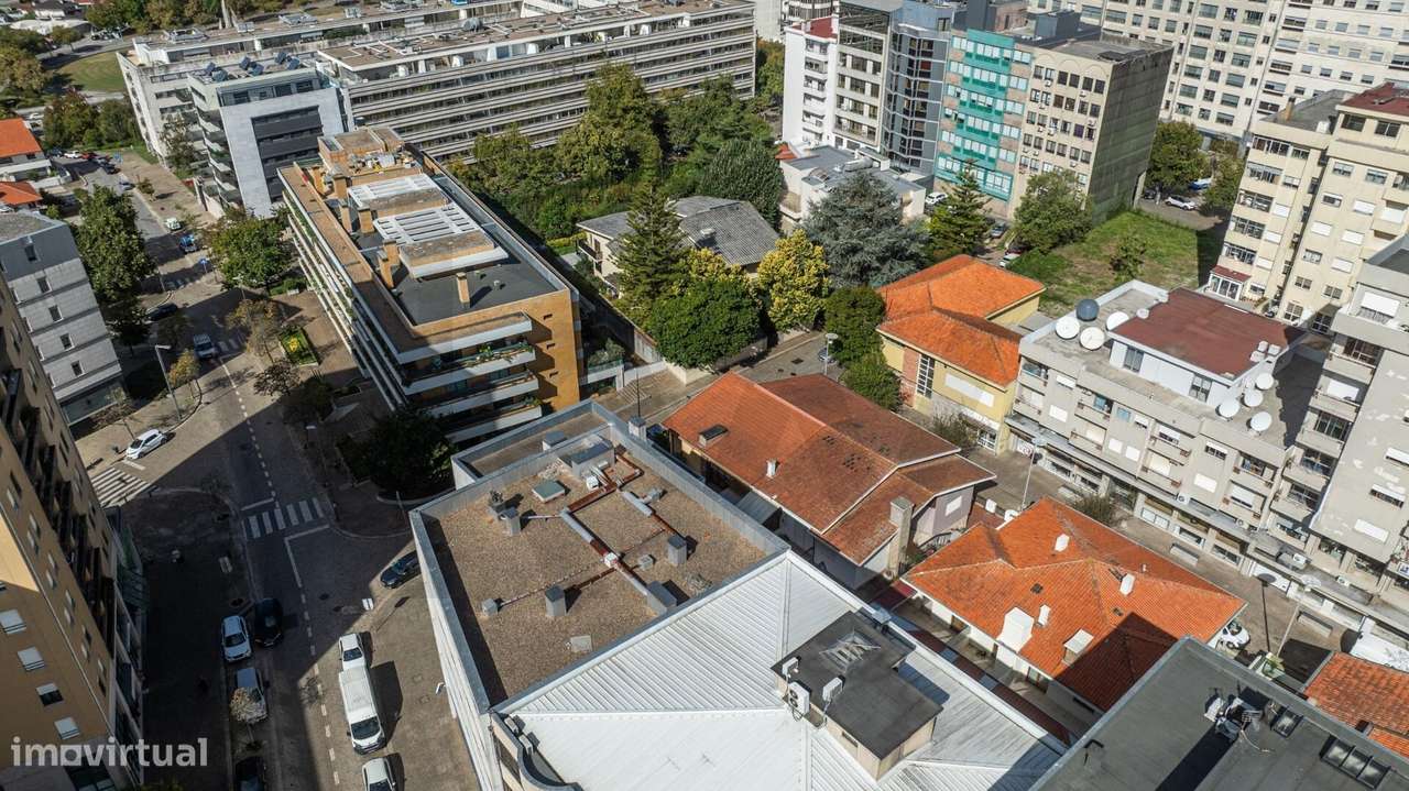 Moradia T3 no Centro da Maia –A 2 Min. do Metro Jardim, Garagem para 2-27