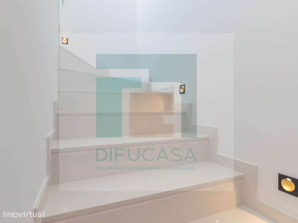 Moradia Geminada T3 + escritorio-17