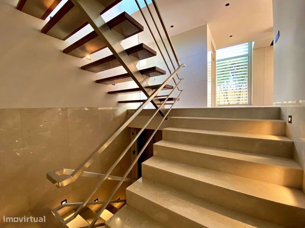 Moradia com elevador no centro da Trofa-28