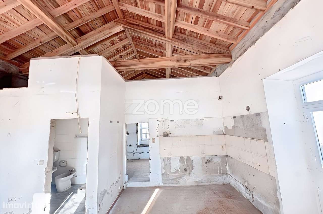 Moradia T4, Possibilidade de divisão em 3 Apartamentos, Vila do Porto - Grande imagem: 3/11