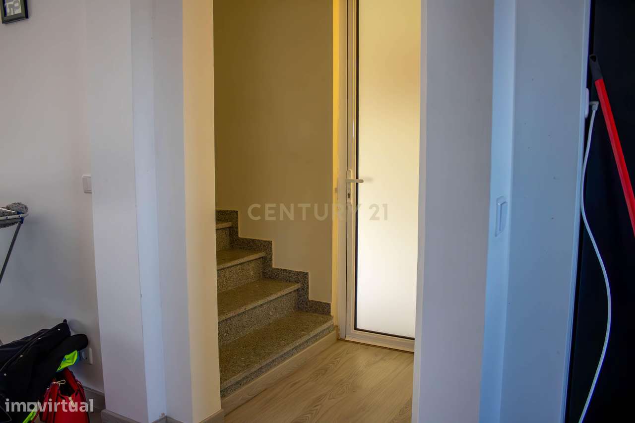 Moradia moderna | 3 pisos | Vila Nova Foz Côa-18