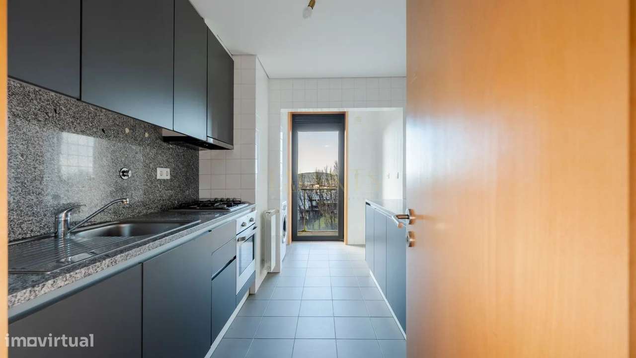 Apartamento T1 Azurém Guimaraes com Varanda Panorâmica-6