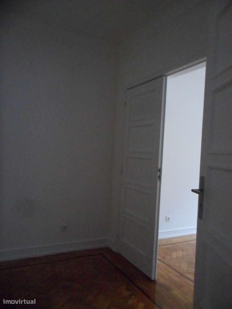 T2+1 Junto à Estrada de Benfica - Grande imagem: 4/11