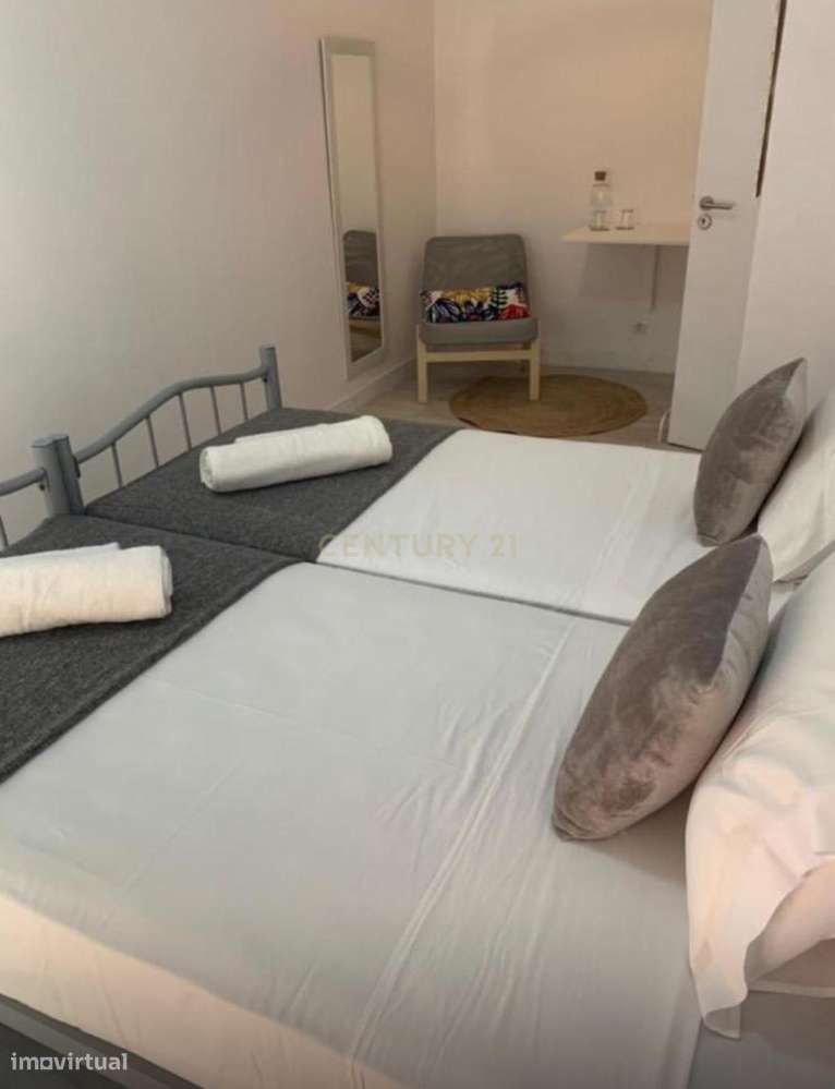 Apartamento T3 + 1 com Licença de Alojamento Local – Estrela/Campo de-27