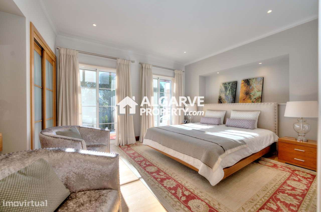 Moradia V4 de luxo num resort de luxo de golfe na Vila Sol - Grande imagem: 4/35