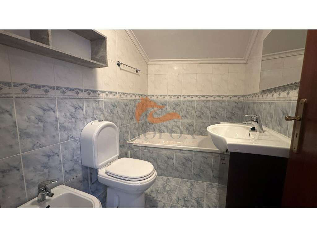 Moradia pronta a habitar localizada na Vila de Avô - Documentação c...-10