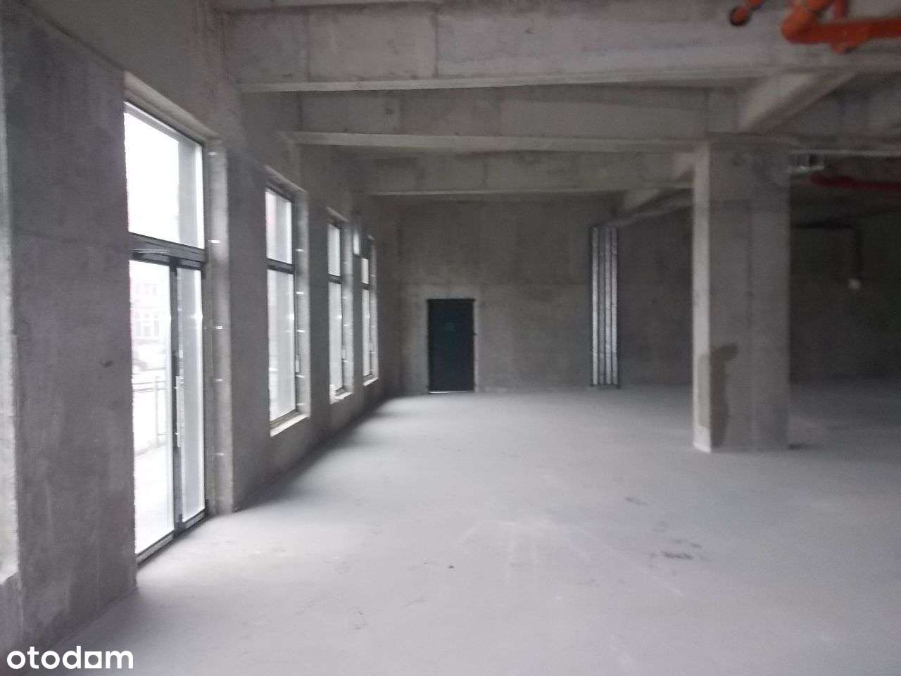 Lokal parterowy z witrynami-5