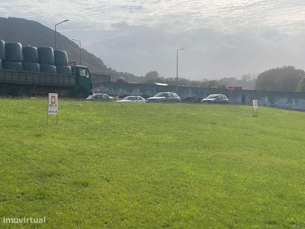 Lote urbano destinado a comercio e habitação, Ribeira Grande - Grande imagem: 2/10