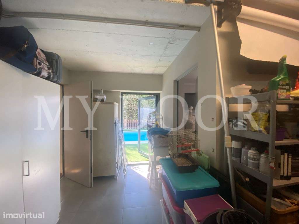 Loures - V4+1 Moradia c/ Piscina Privada - Varanda - Box + 2 parque...-55