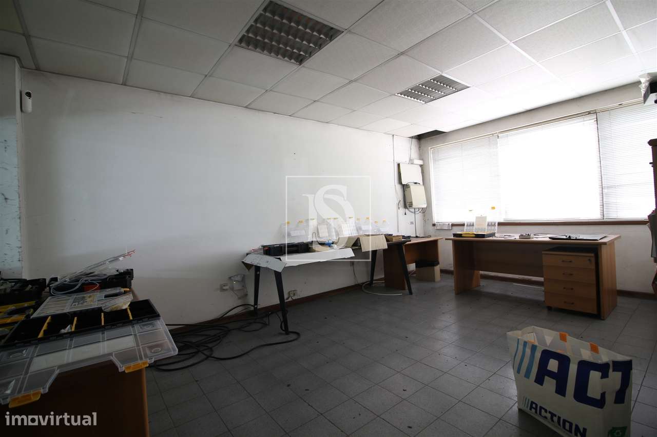 Fábrica/Indústria  Venda em Oliveira (Santa Maria),Vila Nova de Famali-3