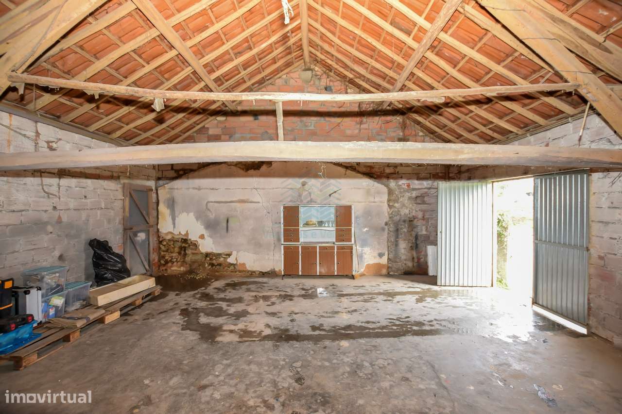 Moradia T3 + 1 Renovada + Garagem + Moradia em ruinas e diversos anexo-15