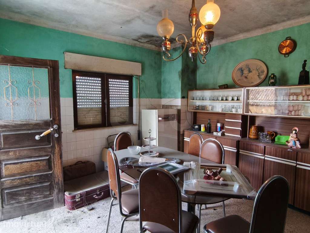 Oportunidade absolutamente imperdível - Moradia com parte renovada ...-14