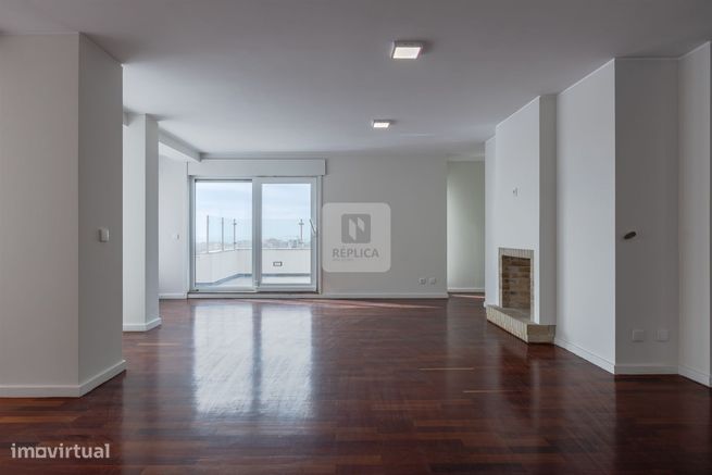 Apartamento T4 com Varanda de 31m2 e vista mar em Matosinhos-4