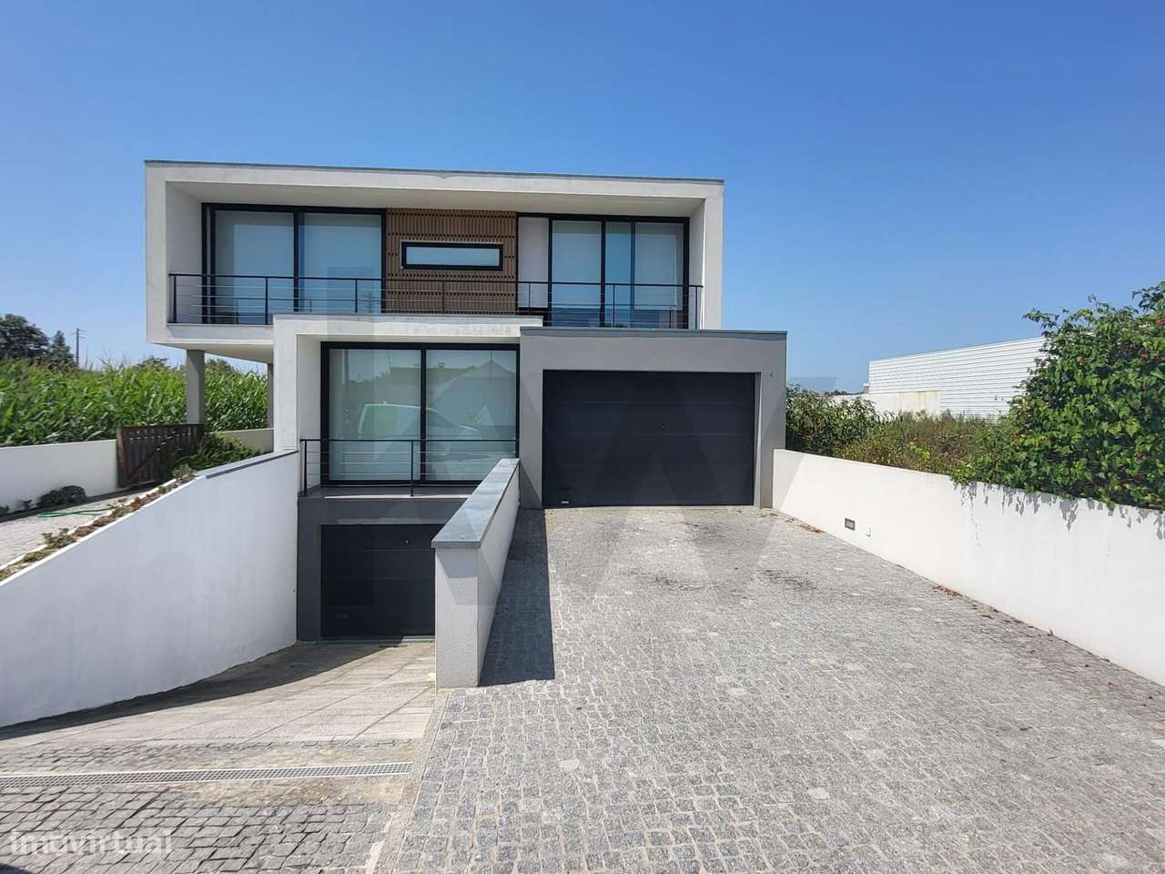 Moradia T4 isolada, arquitetura contemporânea, em excelente estado, co - Grande imagem: 1/51