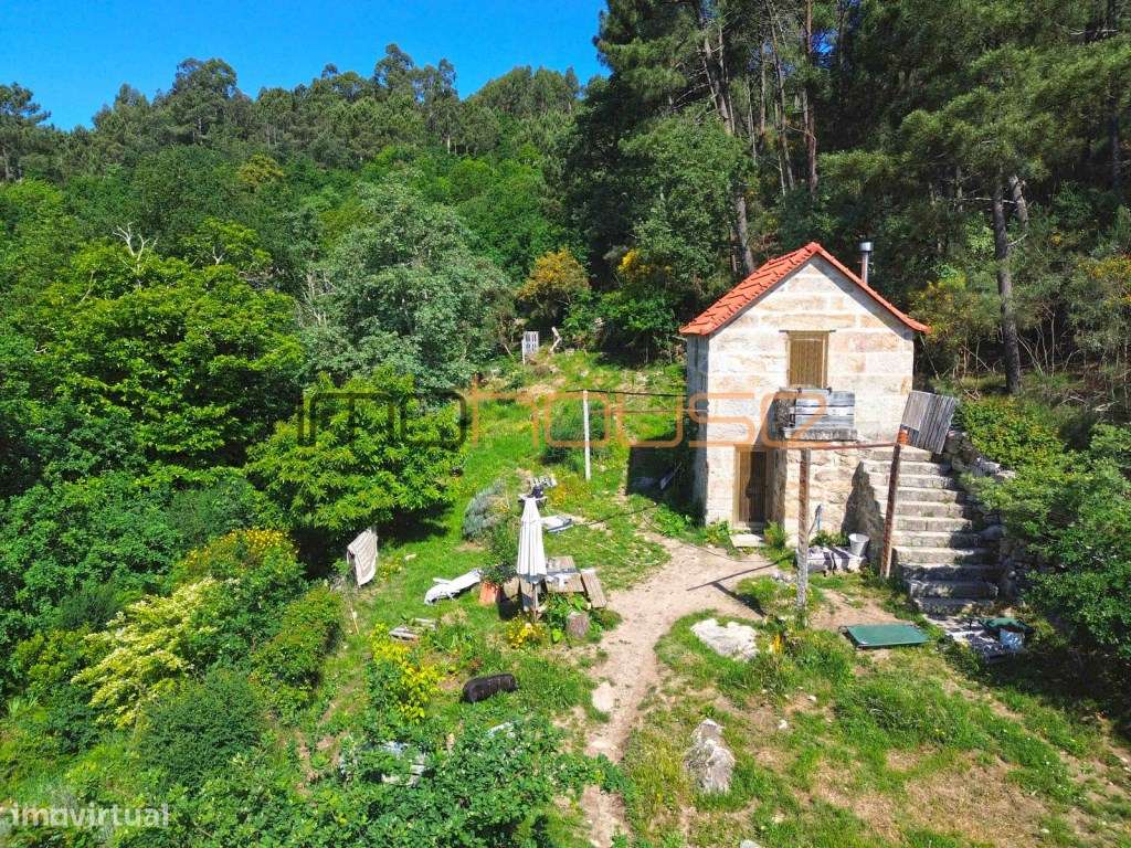 Quinta 2,6ha - Vista panorâmica e várias edificações-10