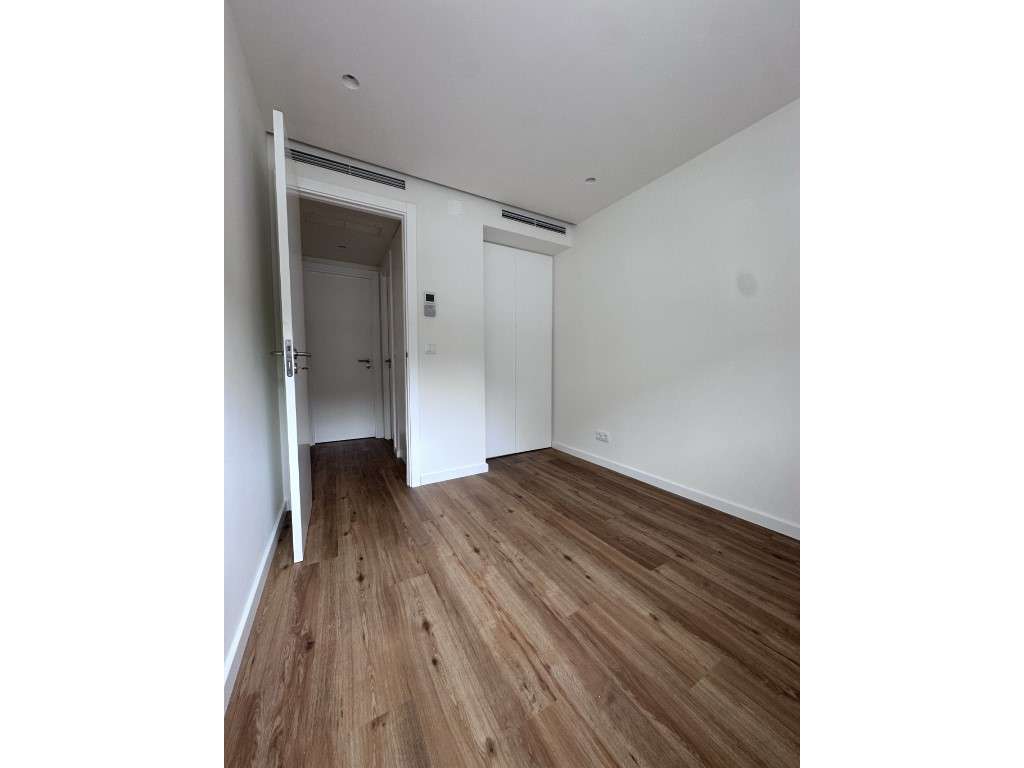 Moradia de Luxo V5 - Conforto, Modernidade e Elegância-16