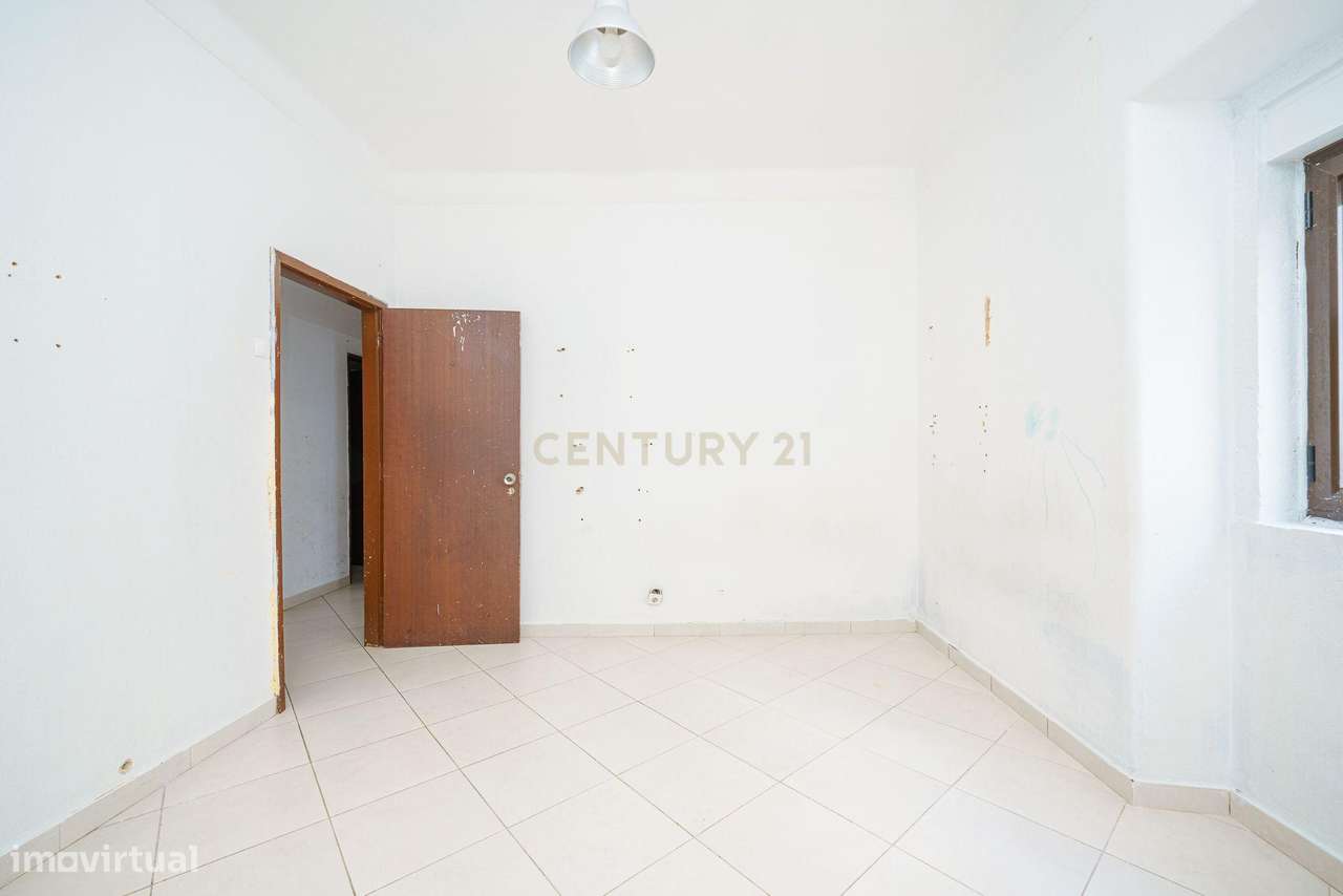 APARTAMENTO T6 NO CORAÇÃO DA CIDADE, EM SETÚBAL-23