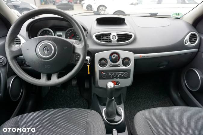 Renault Clio 1.2 16V Grandtour Rip Curl - 12