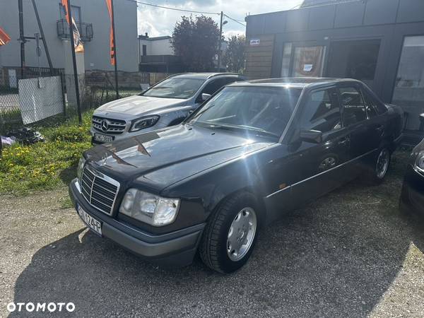 Mercedes-Benz W124 (1984-1993) - 1