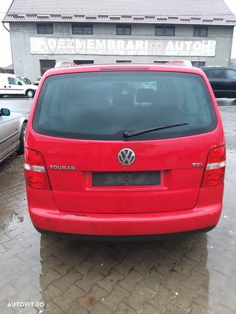 Dezmembram Volkswagen Touran din 2005, 2.0 Diesel, cod motor: AZV, Rosu - 4