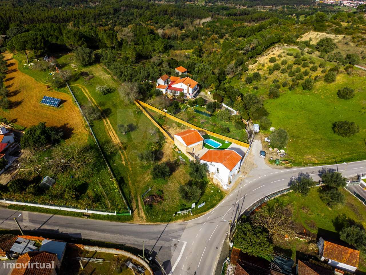 Moradia T2 + Anexo c/ T1, Jardim, Churrasqueira, Parqueamento e Pis... - Grande imagem: 4/50