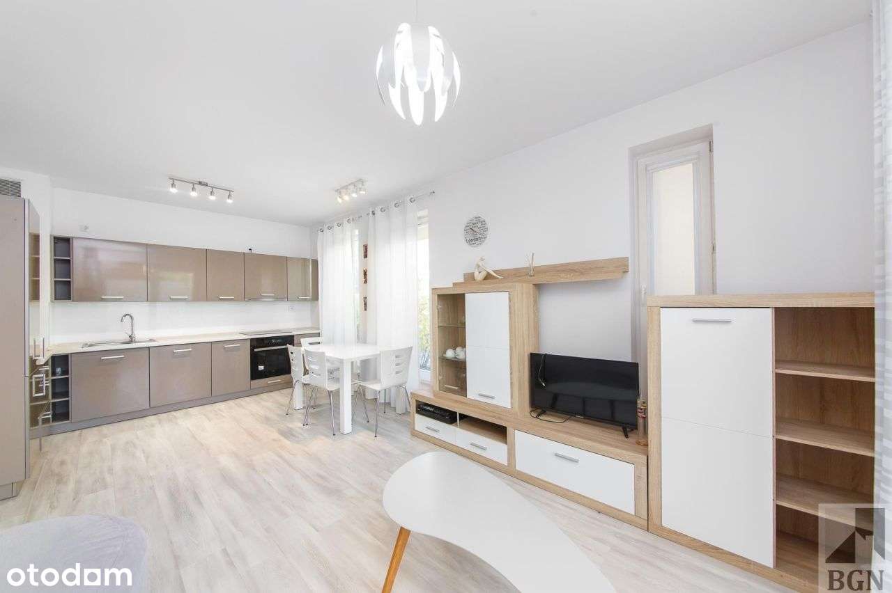 pl Jana Pawła II - 2 pok, ul.Ziemowita-0