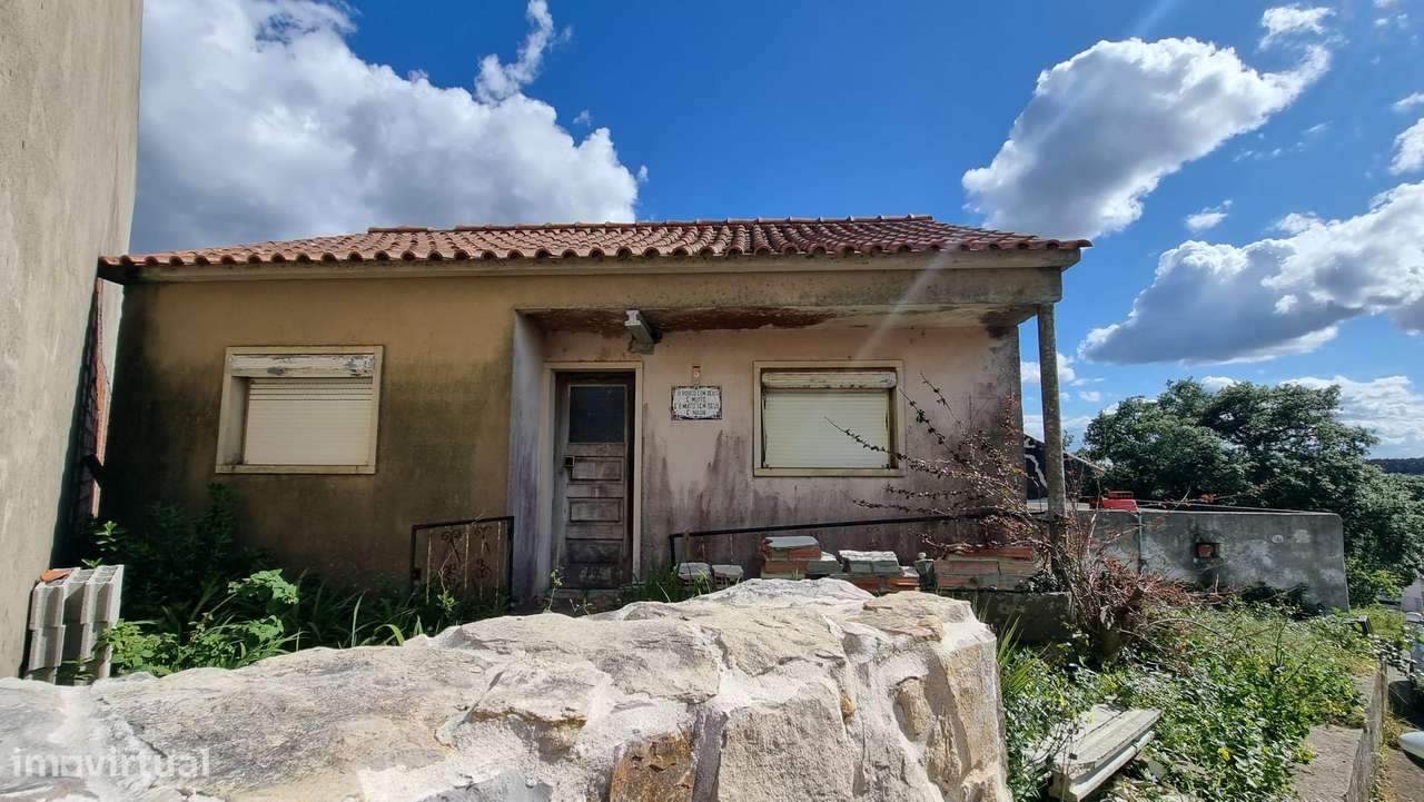 2 Moradias para remodelar com logradouro - Carvalhal Benfeito-3