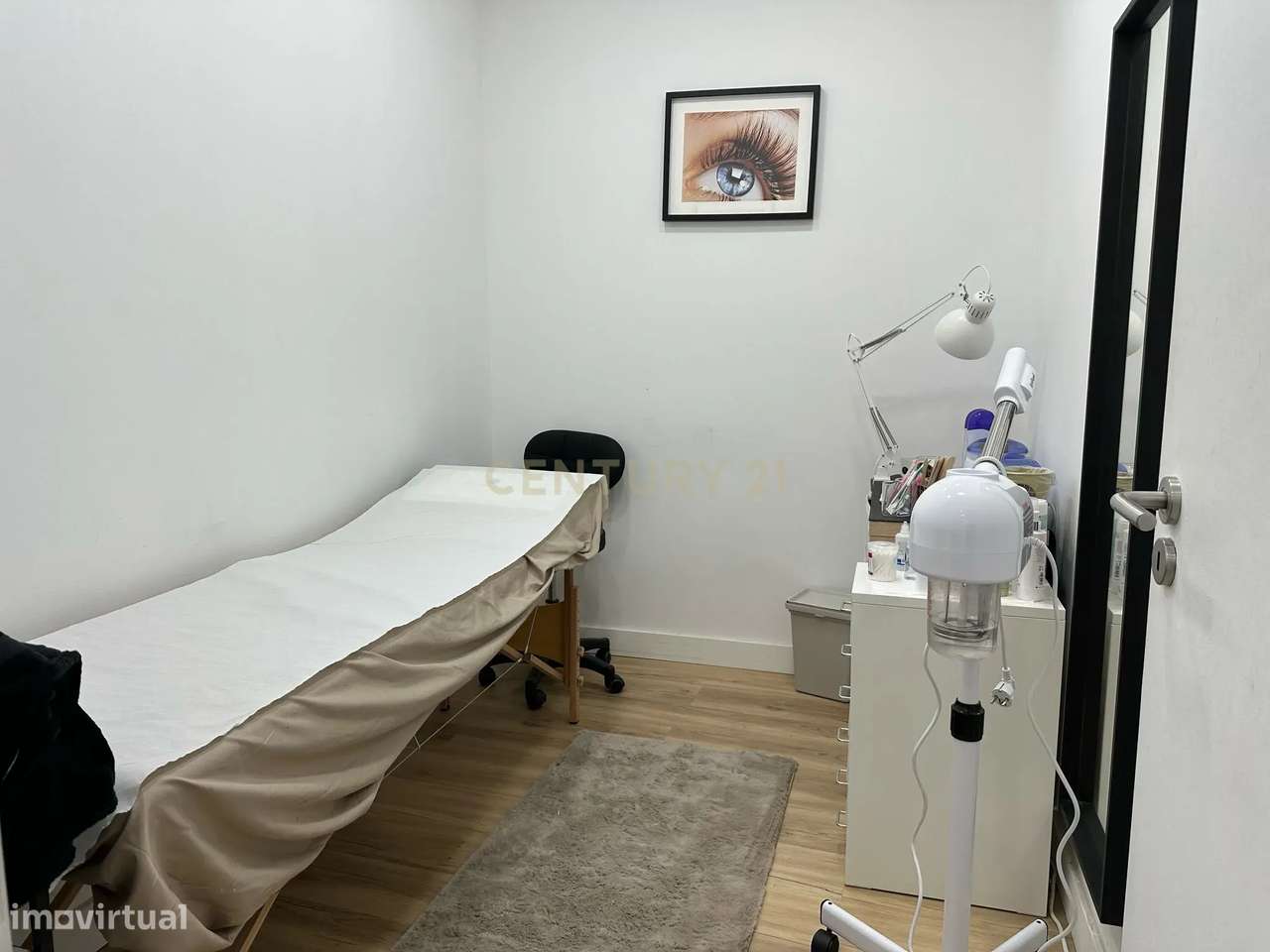 Trespasse de Salão de Cabeleireiro e Estética – Localização Premium no-5