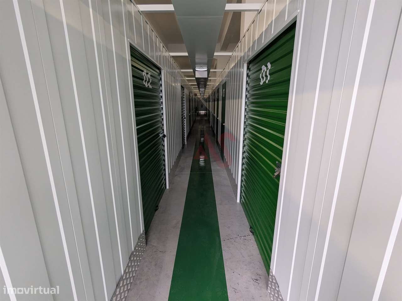 Boxes com áreas entre 5 m² e 18 m² para arrendamento em Fermentões, Gu - Grande imagem: 2/10