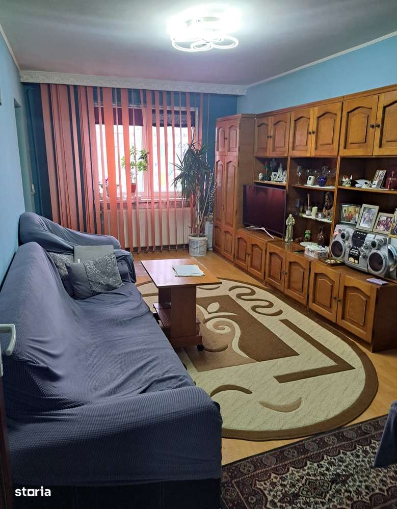 Apartament cu 4 camere, balcon și lift în Rahova-4
