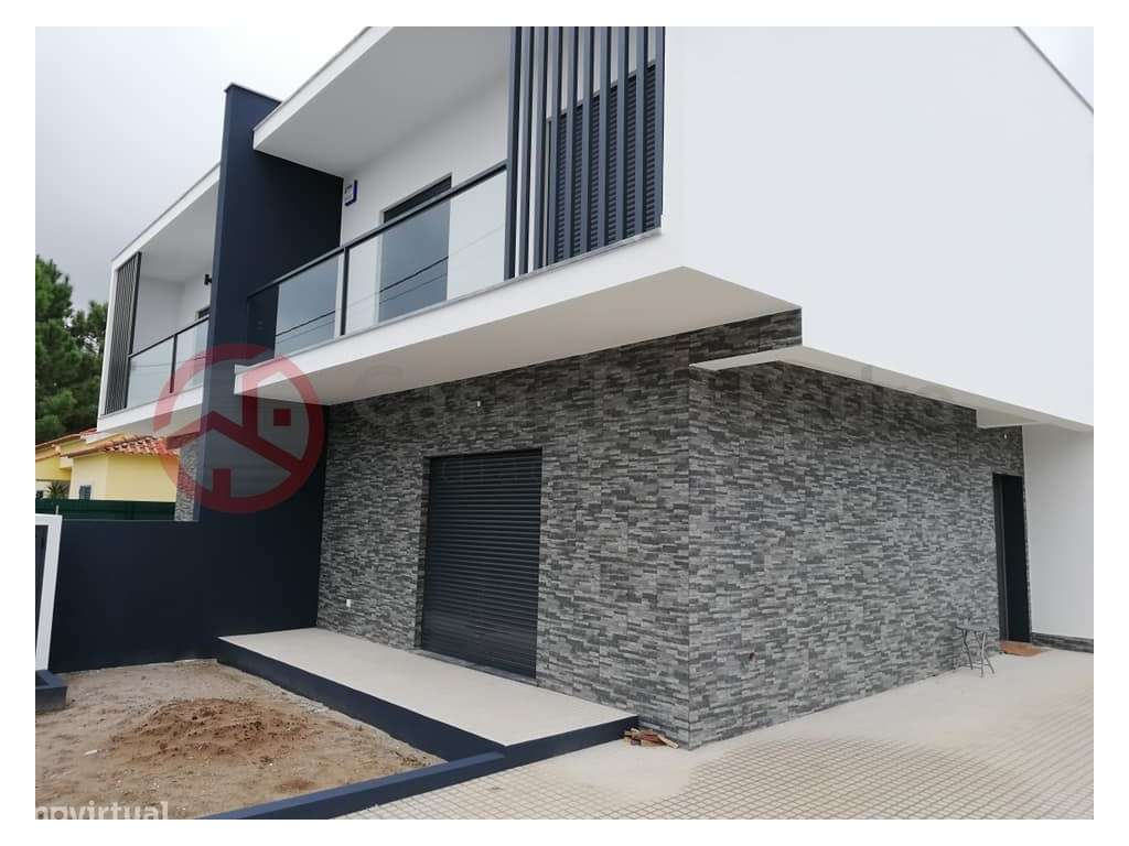 Moradia geminada de construção nova, em Fernão Ferro - Grande imagem: 1/21