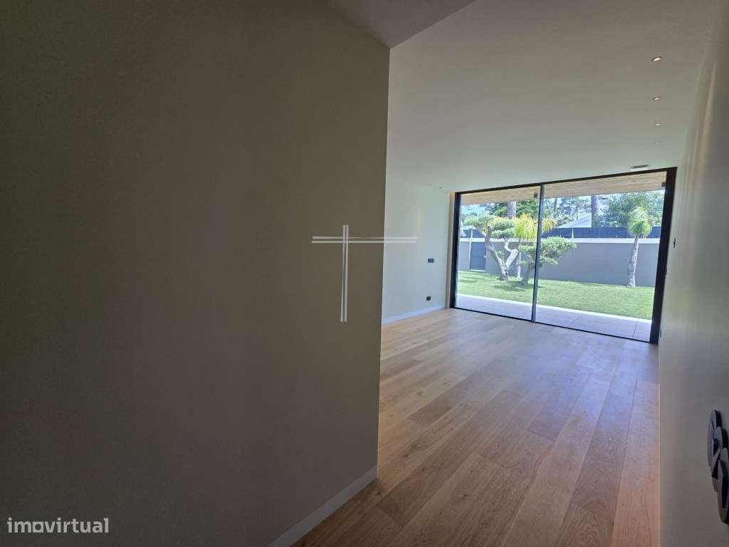 Moradia isolada T5, arquitetura contemporânea com piscina - Verdizela-39
