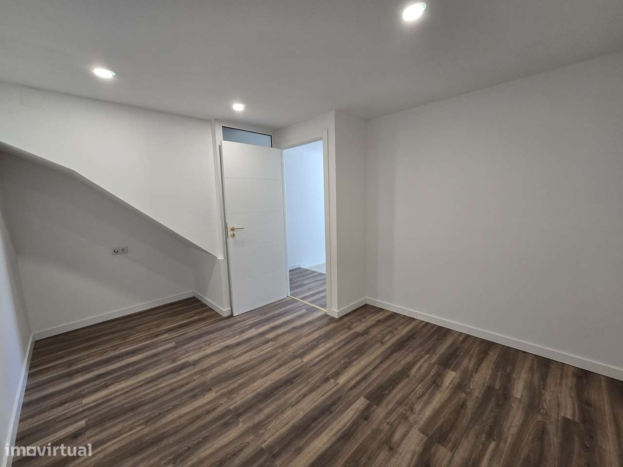 Fantástica Moradia T2 Totalmente Renovada na Zona Histórica de Palmela-25