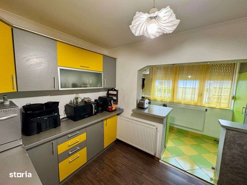 Vand apartament 3 camere decomandat - Imagine principală: 4/6