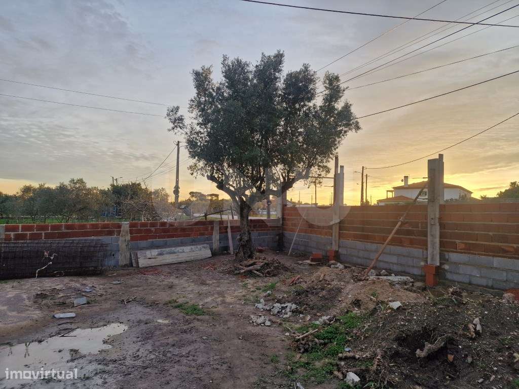 Quinta com moradia moderna térrea c/ piscina e jardim-21