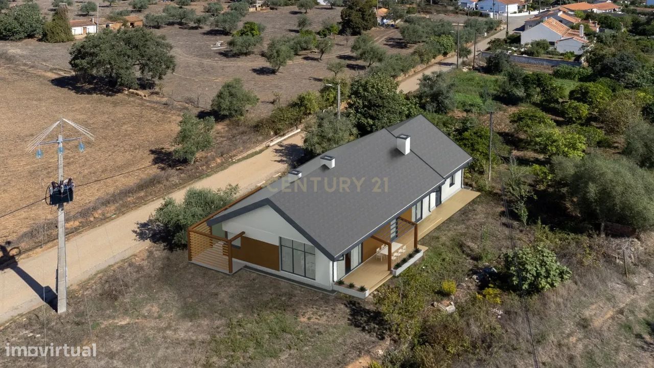 Quinta com 8250m2, casa com capacidade de ampliação até 300m2 a 20km d - Grande imagem: 1/21