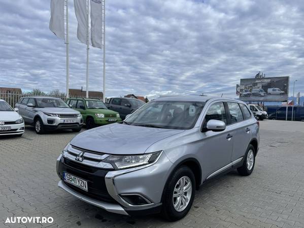 Mitsubishi Outlander 2.2 Litre DI-D AWD Invite+ - 13