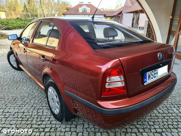 Skoda Octavia 1.6 Elegance - 11