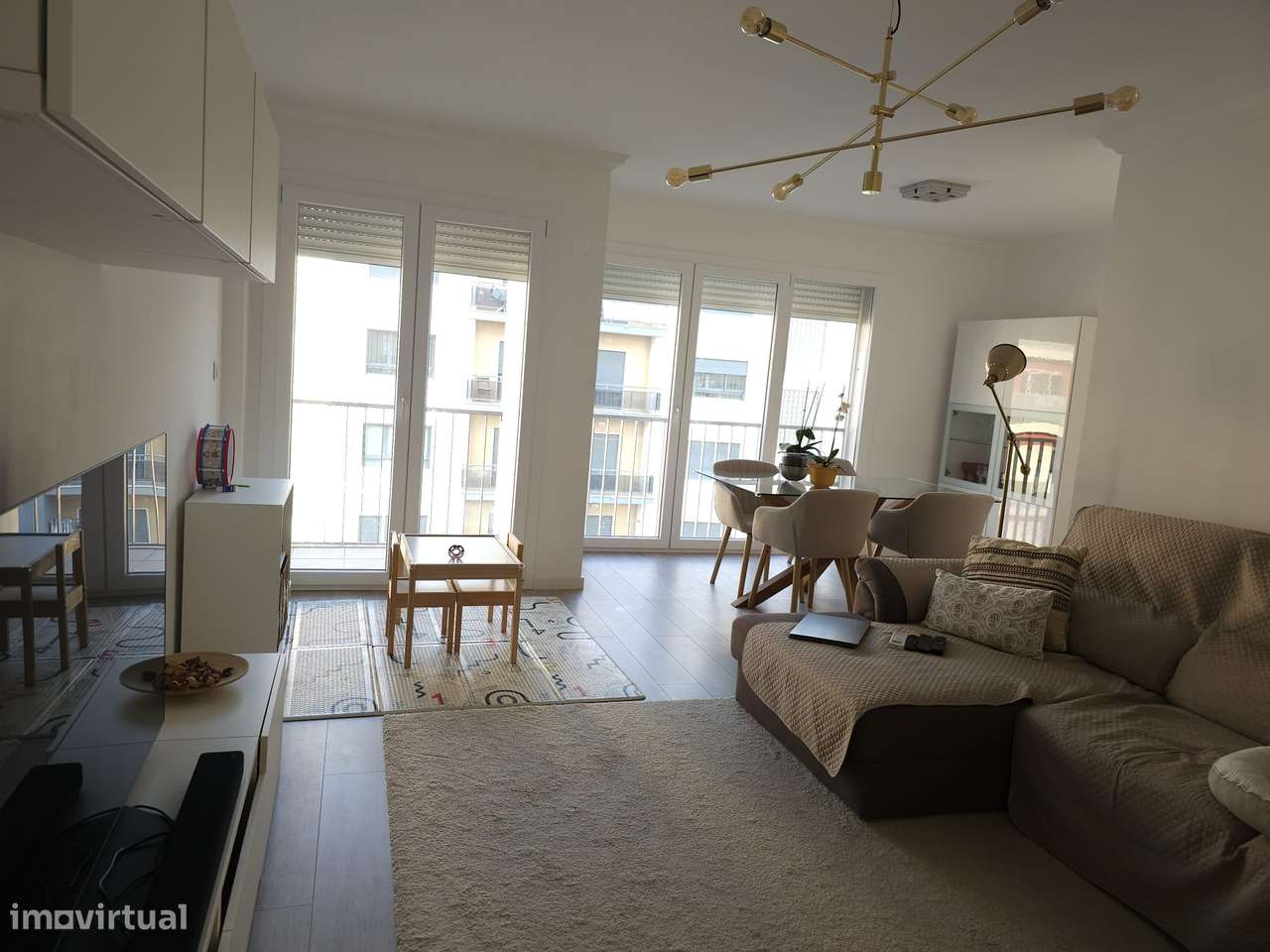 Apartamento T3 com varanda, ar condicionado e elevador-12