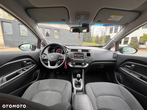 Kia Rio - 8