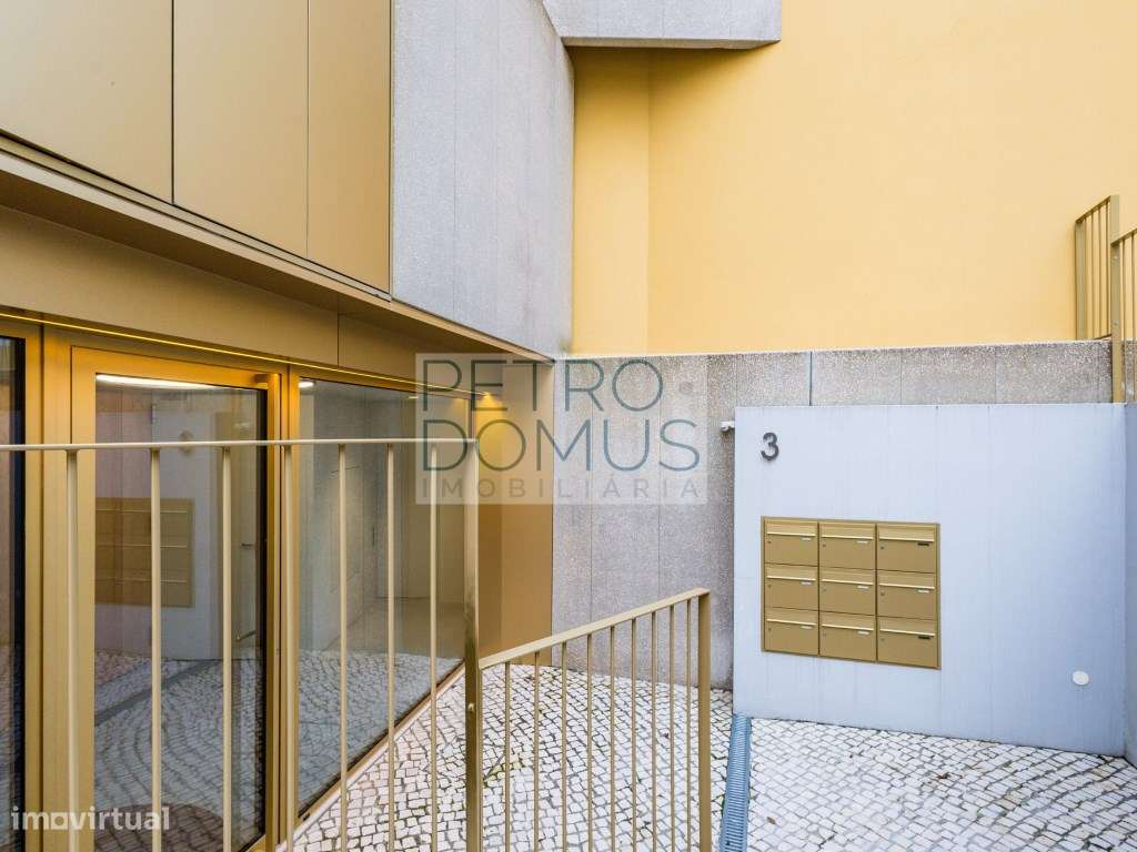 Apartamento T1+1 Único no Centro Histórico de Leiria-25