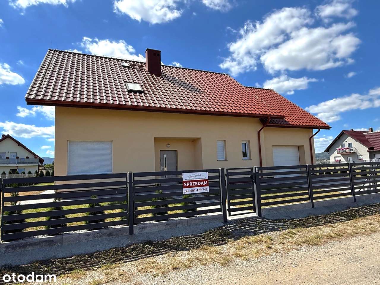 Nowoczesny dom pod klucz z widokiem na góry – 240 m², działka 10 ar-10