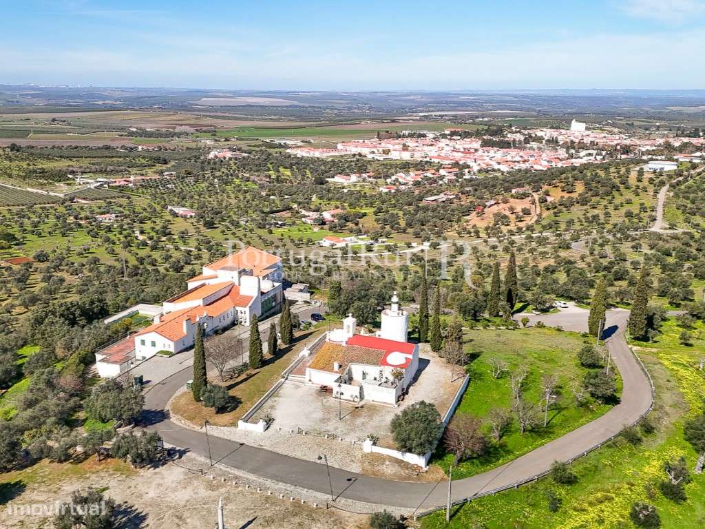 Hotel de18 quartos com projeto para ampliação em Serpa - Grande imagem: 4/54