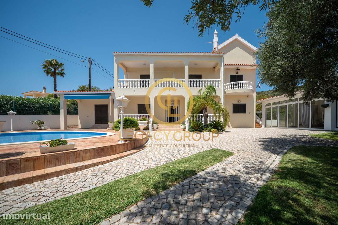 Moradia T5 com piscina + Anexo T1 independente em Loulé - Grande imagem: 1/33
