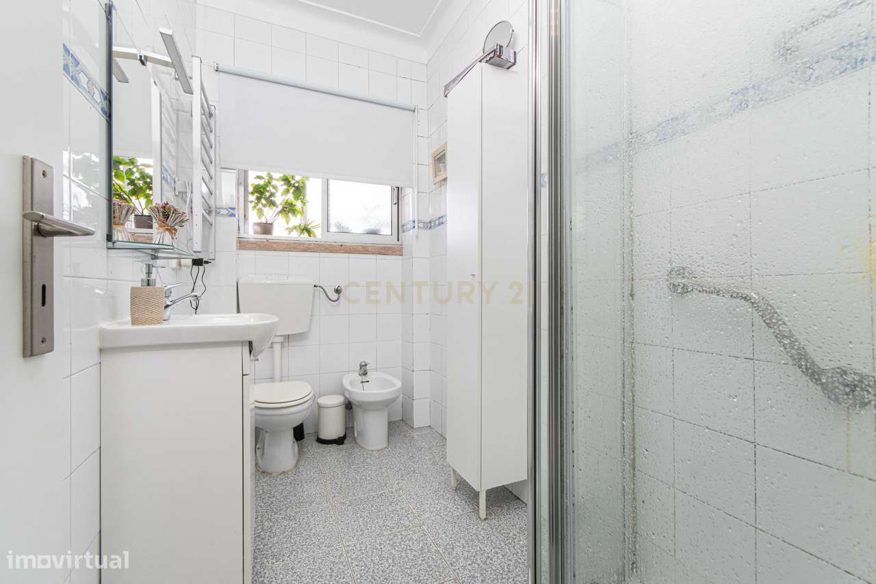 Apartamento T2 em São Domingos de Benfica-13