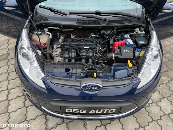 Ford Fiesta 1.6 Ghia - 29