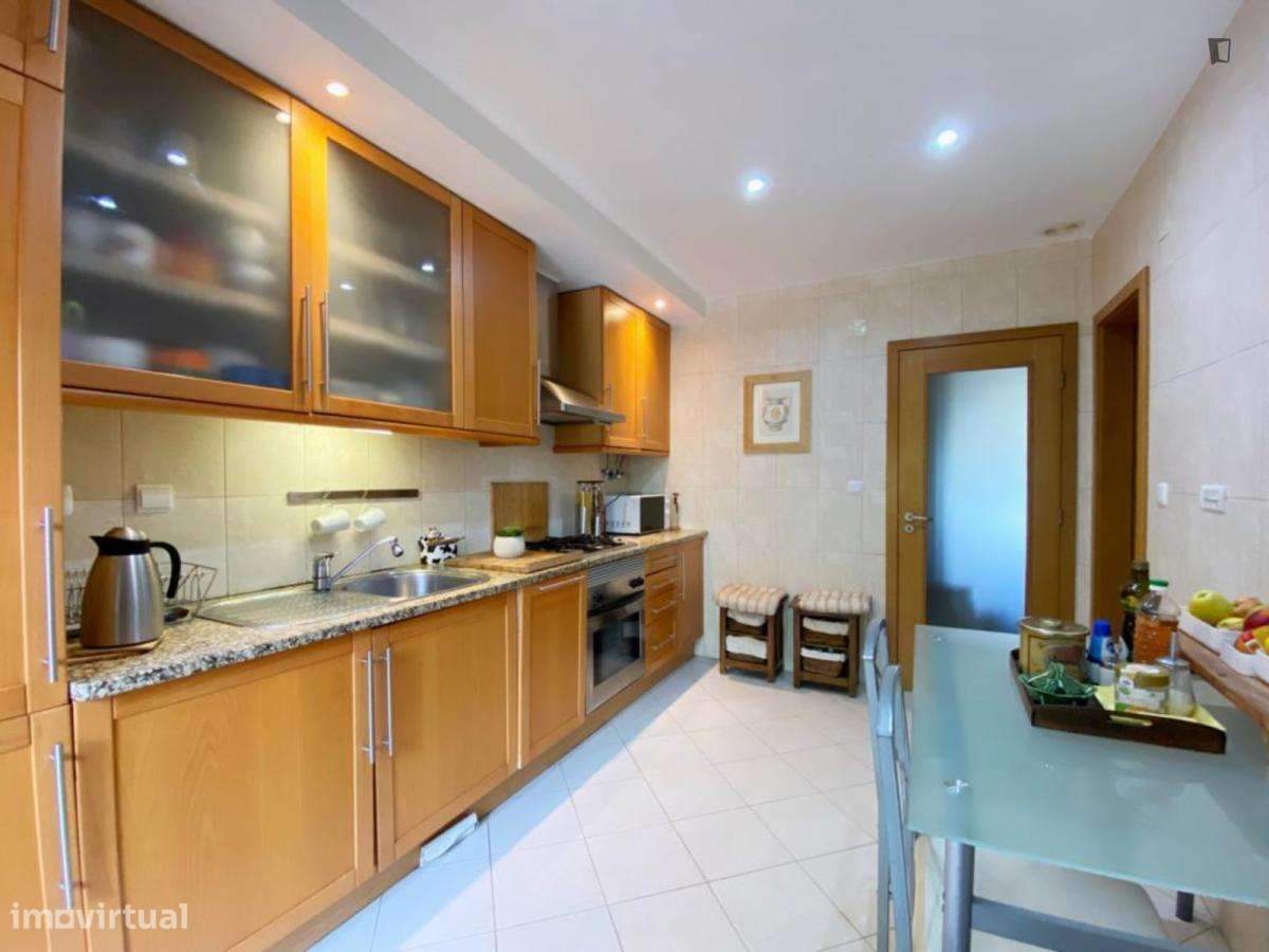 Quarto - localizado em Setubal - Grande imagem: 5/9