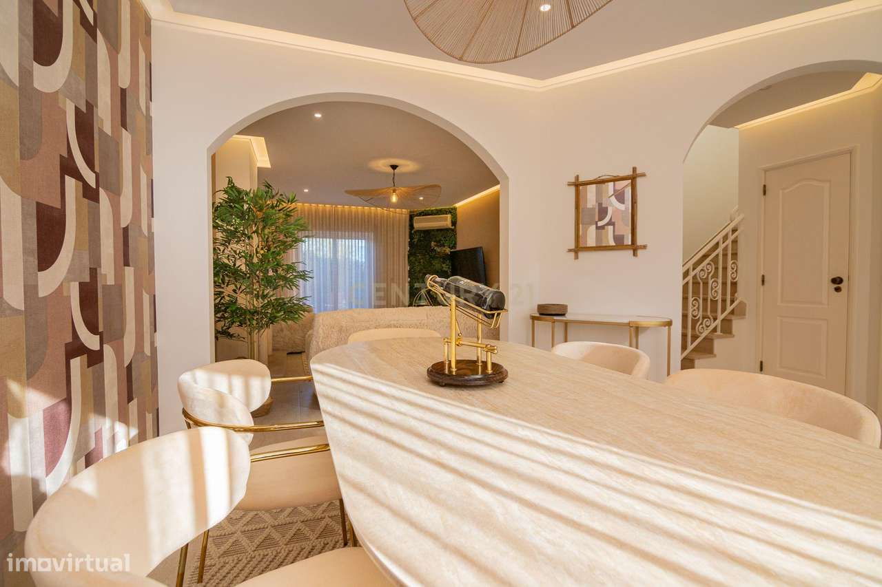 Luxuosa Moradia T3  Inserida no Condomínio Oásis Park Renovada  em Por - Grande imagem: 3/20